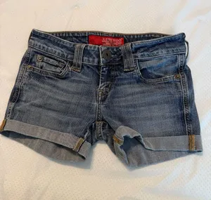 VTG Guess Stretch Denim Jean Shorts Low Rise 28” Waist Distressed 3.5” Inseam thumbnail 1