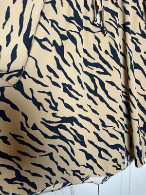 Entro Women’s Camel & Black Tiger Print Blouse Size Large Flowy Cottagecore EUC thumbnail 10