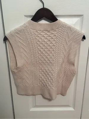 Aritzia Babaton Emporia Cropped Cable Knit Wool Sweater Vest thumbnail 3