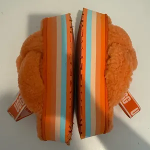 UGG Disco Knot Slides Orange Platform Sandal Sheepskin Fluffy Size 8 thumbnail 10