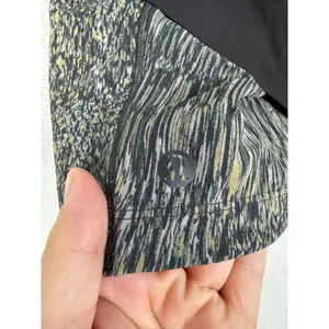 Lululemon lab Run Short 8 Black Foil Glitch Neutral 2-in-1 Athletic Shorts 4 thumbnail 9