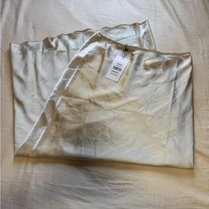 BOA - Satin Mid Rise Maxi Skirt - Champagne thumbnail 4
