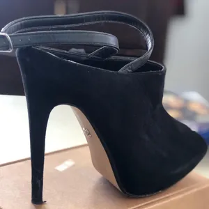 black high heels 👠 Size 5.5 thumbnail 1