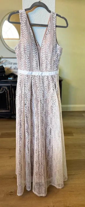 Boohoo Boutique All Lace Plunge Neck Maxi Bridesmaid Dress thumbnail 1