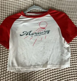 SHEIN white + red cropped baseball tee Size S #croptop #baseballtee thumbnail 1