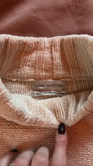 Urban Outfitters Crop Sweater thumbnail 4