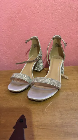 Silver heels Size 9 thumbnail 3