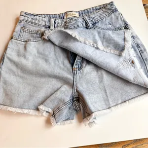 C’isa Crossover Lightwash Denim Skort Sz Small thumbnail 6