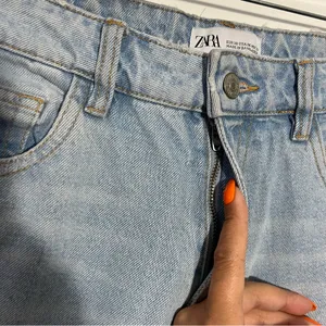Zara High Waist‎ Ripped Jeans Size 6 Casual Streetwear Y2K Grunge Off-Duty thumbnail 8