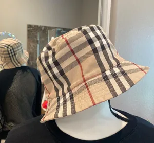 Burberry Reversible Bucket Hat thumbnail 1