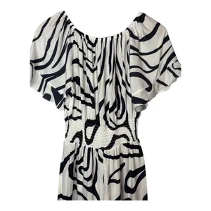 Anthro‎ Kindred Jumpsuit Medium White Navy Swirl Off Shoulder Smocked Waist thumbnail 2