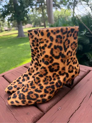 Ann Taylor $268 Leopard Calf Hair Skinny Heel Pointed Toe Booties Size 8M thumbnail 2