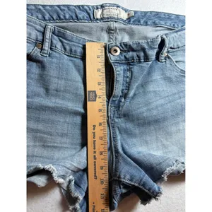 Torrid Denim Womens 18 Floral Embroidered Raw Hem Light Wash Jean Shorts Blue thumbnail 10