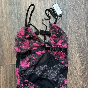 Floral Print Strappy Cup Teddy Black Size undefined thumbnail 2