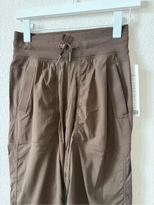 Lululemon Dance Studio Mid Rise Pant Regular Inseam Walnut Crunch Size 2 Sporty thumbnail 3