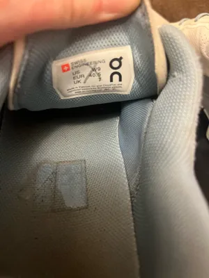 On Cloud Women’s size 9 thumbnail 4