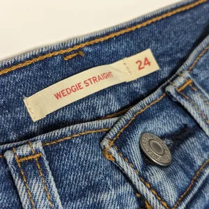 Levi's Wedgie Straight Jeans Medium Wash Blue Womens 24 High Rise Baggy Relaxed thumbnail 4