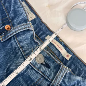 Levi's Premium Ribcage Straight Leg Jeans Medium Wash Button Fly Size 26 thumbnail 8