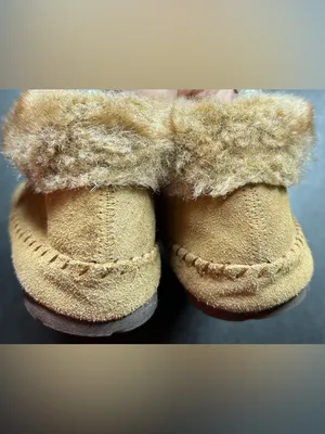 Target Merona Women’s Size 9 Faux Fur Lined Tan Suede Slippers thumbnail 4