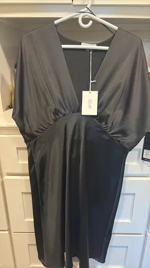Rielle Black silky dress Size L thumbnail 1