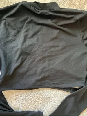 Black Cutout Long Sleeve Crop Top thumbnail 2