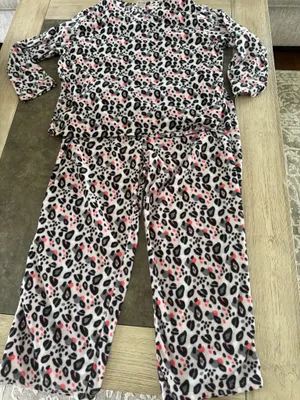 Mayfair Group Micro fleece -Print V-Neck Pajama Set - Leopard Print thumbnail 2