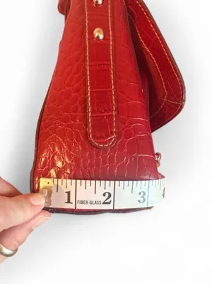 Liz & Co vintage y2k red croc embossed shoulder bag thumbnail 5