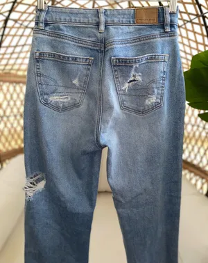 American Eagle Outfitters women’s heavy distressed ripped mom jean size thumbnail 8
