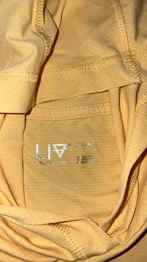 Yellow sun shirt Size M thumbnail 3