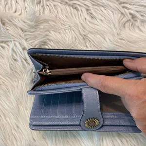 Women’s Wallet/ Wristlet BNWOT color light blue so many cards space see photos thumbnail 5