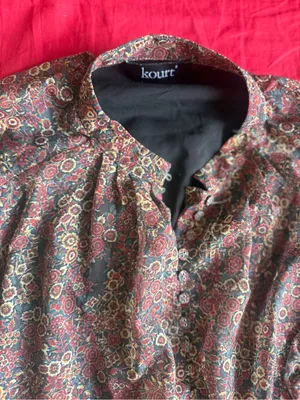 Kourt Floral Puff-Sleeve Blouse in Multi-Color thumbnail 3