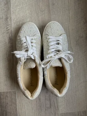 Pearl Sneakers White Size 7 thumbnail 2