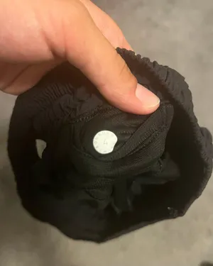 Lululemon Hotty Hot Short 2.5” thumbnail 4