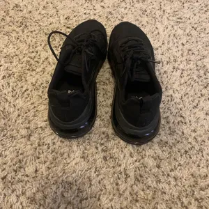 Nike Air Max 270 React GS Black Running Shoes thumbnail 3