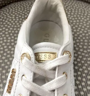 Guess “Loven” Quilted White Sneakers . Sz. 9M thumbnail 7