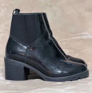 Naturalizer VERNEY2 Side Zip Ankle Bootie Black Patent Leather, Size 6.5 W thumbnail 1