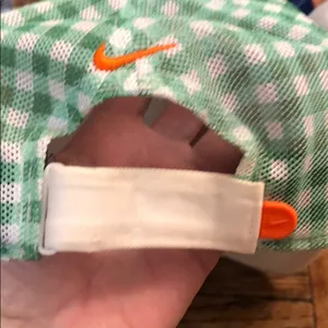 Nike hat thumbnail 3