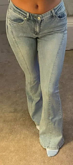 Edikted Flare Jeans thumbnail 3
