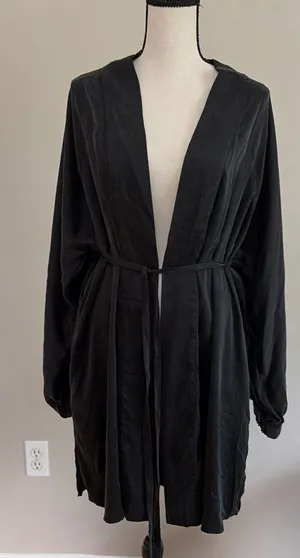 Lunya Black Washable Silk Long Sleeve Belted Lounge Robe Size XS/SM thumbnail 1