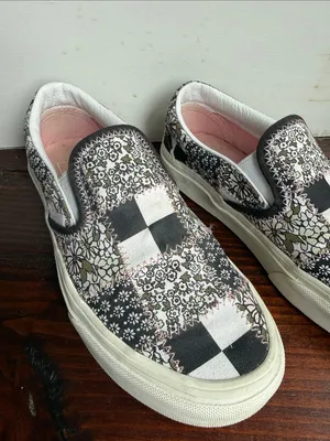 ✨Vans Floral Checkered Slip Ons Limited Edition Sz 6 Women’s ✨ thumbnail 2