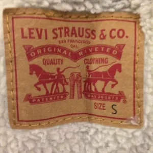 Levi’s Sherpa Jean jacket small light wash women’s thumbnail 6