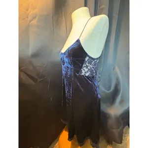 Intimately Free People Navy Blue Crushed Velvet Lace Trim Slip Dress Sm OB690264 thumbnail 6
