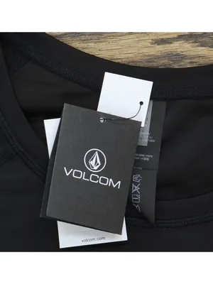 NWT Volcom Womens Long Sleeve Rashguard Top O0312301 Jet Black L thumbnail 7