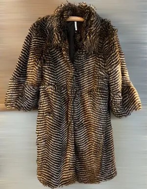 Willow and Clay Animal Print Faux Fur Coat Jacket Women's 3/4 Sleeve M Festival thumbnail 1