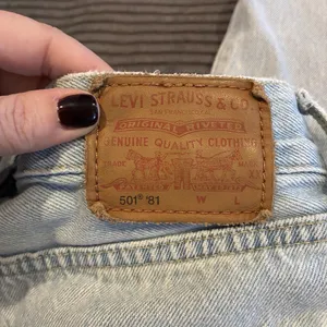 Levis Premium Big E 501 Original Fit Jeans Light Wash Denim Womens W27 L31 (30) thumbnail 15