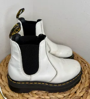 Dr. Martens Boots White Leather Chelsea Boot Quad 2976 Platform Retro Punk 90s thumbnail 1