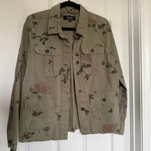 Coffee Shop Green Lightweight Jacket With Floral Pattern Size Large thumbnail 2