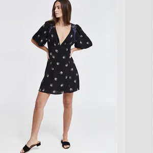 Free People Mockingbird Black Floral Deep V-Neck Open-Back Lace Mini Dress Sz 2 thumbnail 13