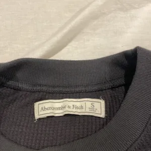Abercrombie and Fitch, thermal textured crewneck thumbnail 3
