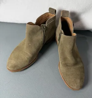 UGG Women's Ankle Boots - Taupe Suede thumbnail 1